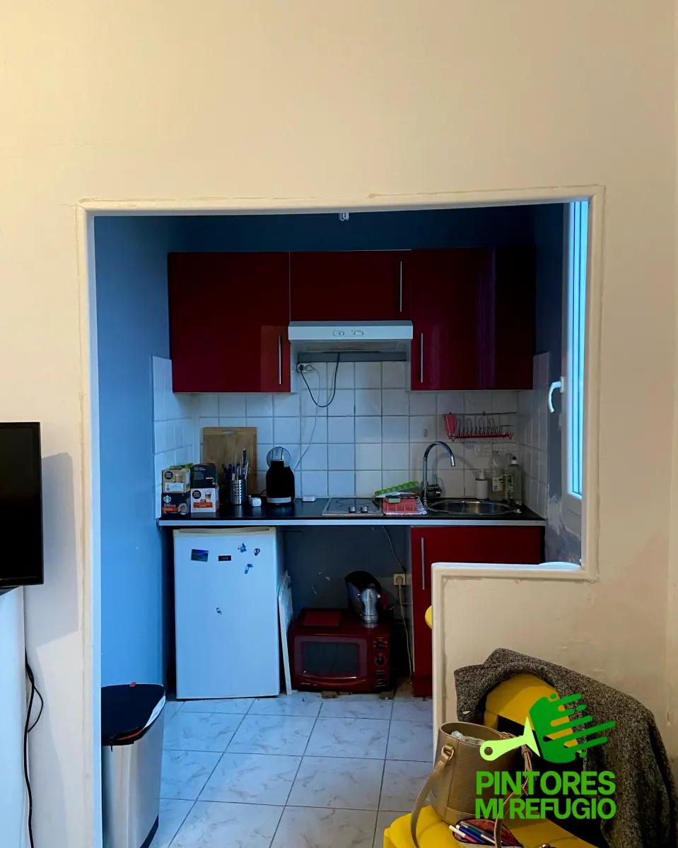 Cocina renovada con pintura y lacado en Madrid — antes